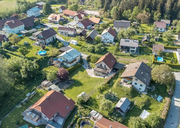 Auszeit Bis Zu 10 Personen بيت للعطل